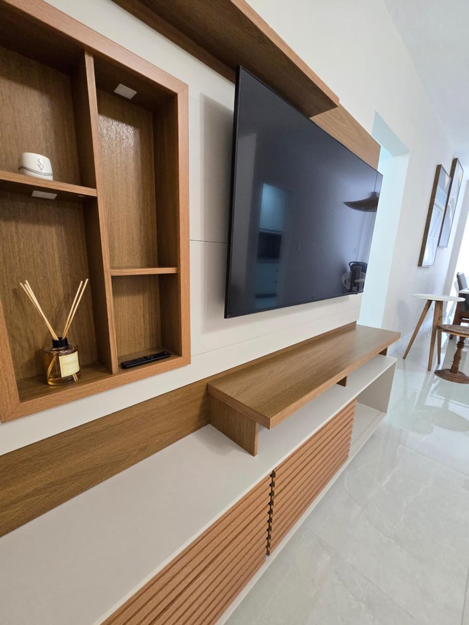 Apartamento renovado a 1 quadra da praia Garagem Pátio privativo e Garagem Apartment in Camboriú