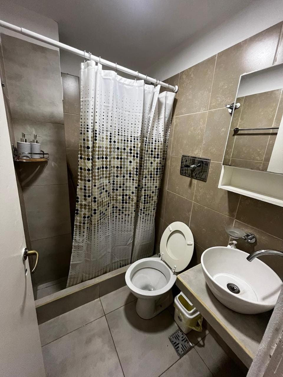 hospedaje LH primero E a 15 minutos del aeropuerto ezeiza Apartment hotel in Buenos Aires Province