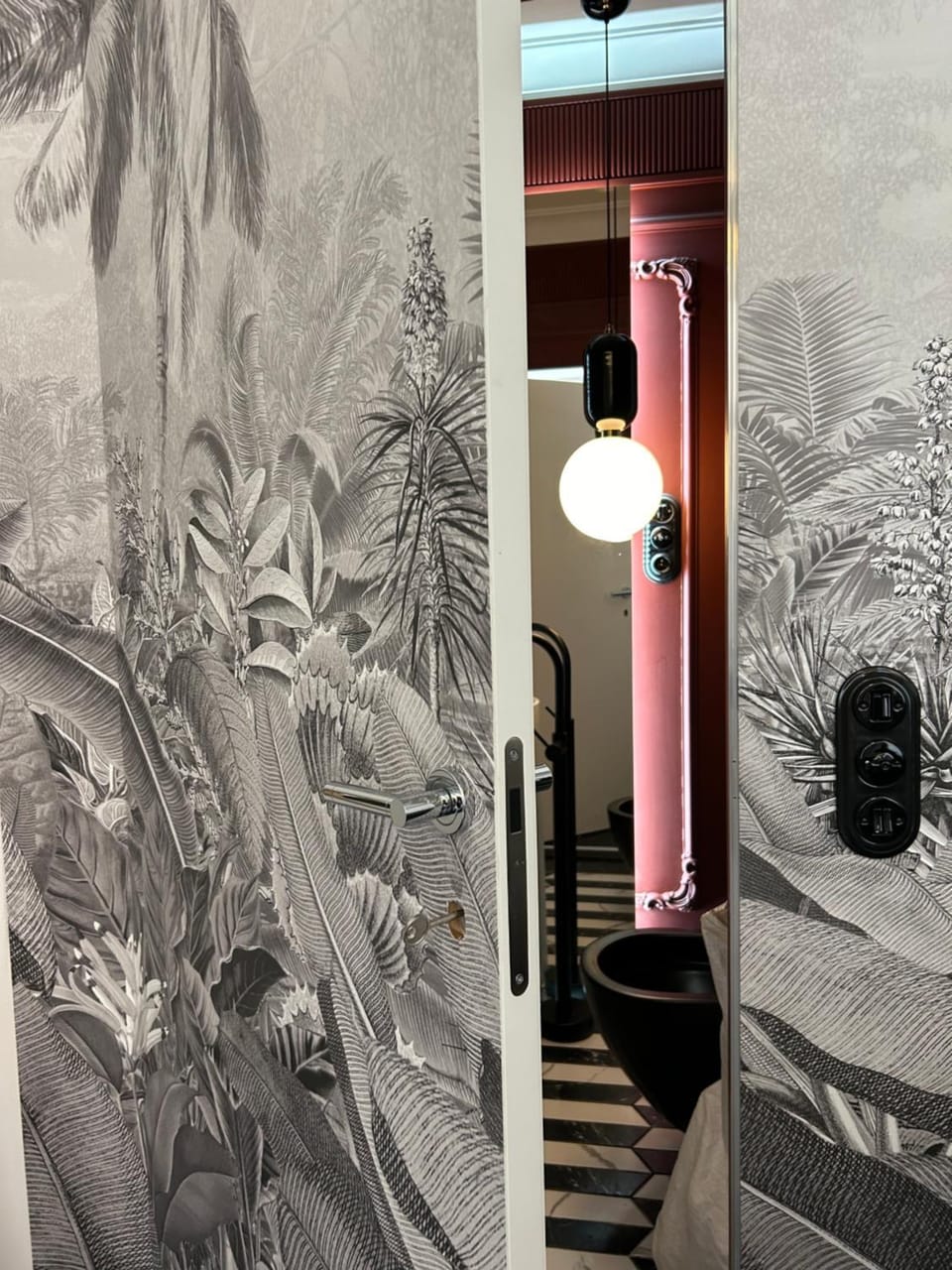 Bathroom, Decorative detail