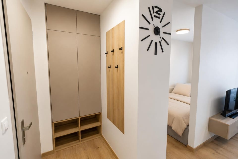 ALURE RESIDENCES 5 & 24h self check-in, private parking in front of the apartment building included, new building, the apartment building has its own park with a lake and outdoor fitness, children's playground, CITY CENTER Apartment in Slovakia