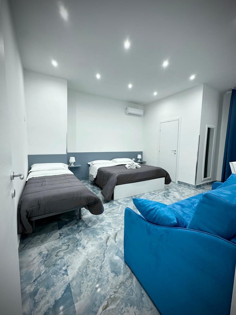Bed, View (from property/room), Living room, Photo of the whole room, Bedroom