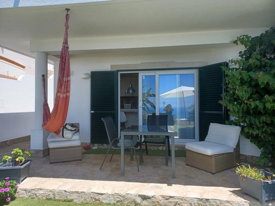 Facade/entrance, Seating area, Dining area, Garden view