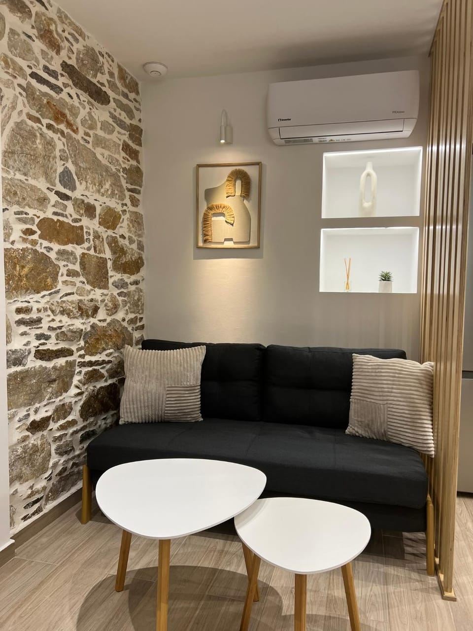 Living room, Seating area, air conditioner