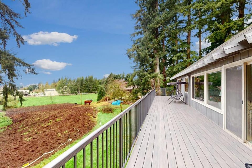 Pacific Prairie House in Woodinville