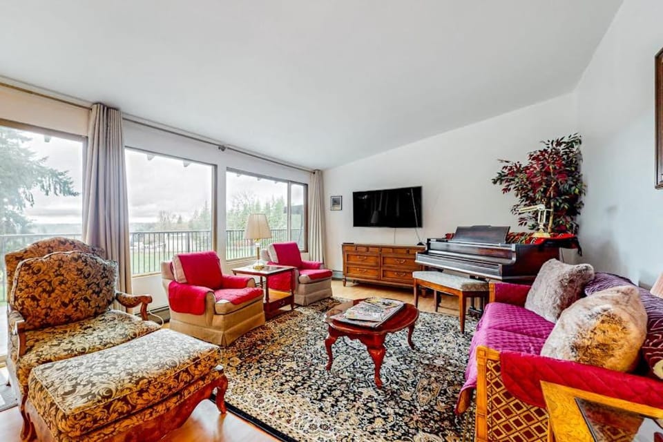 Pacific Prairie House in Woodinville