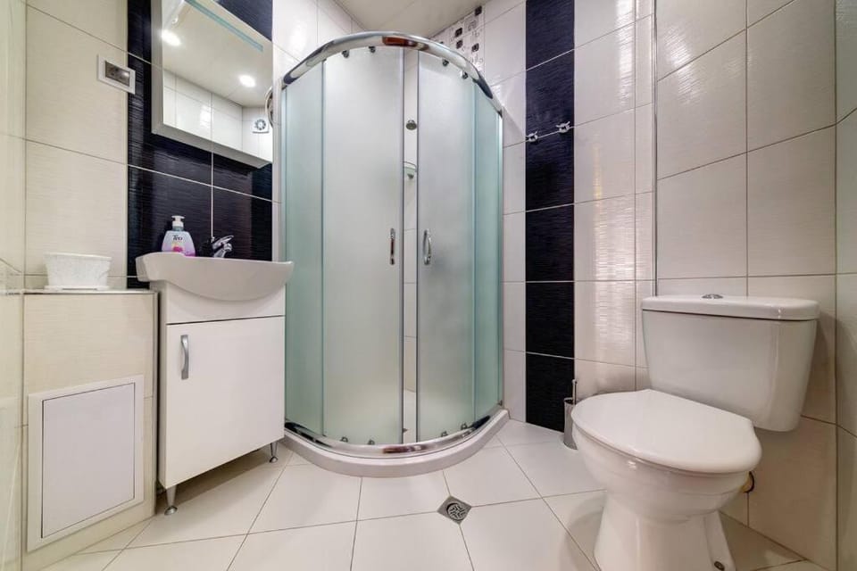 Shower, Toilet, Bathroom