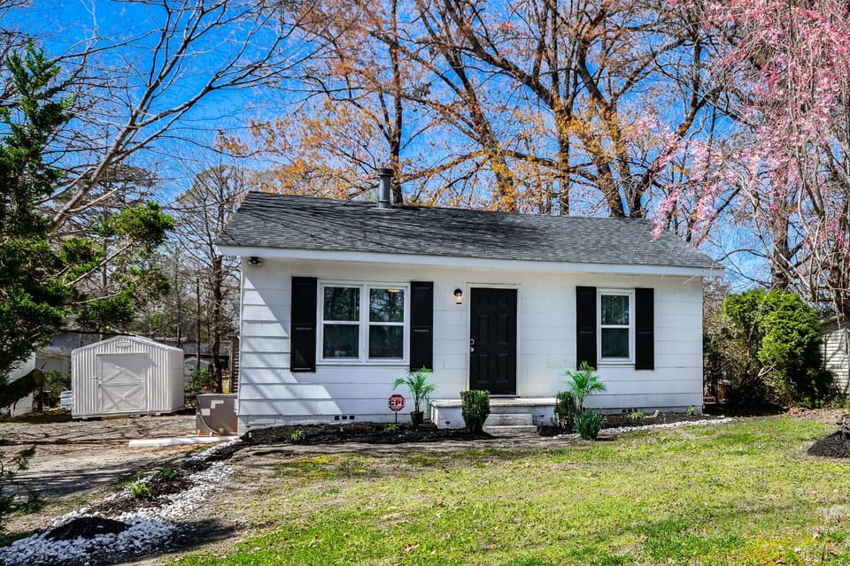 Updated Jamestown Home - 5 Mi to HPU! House in High Point