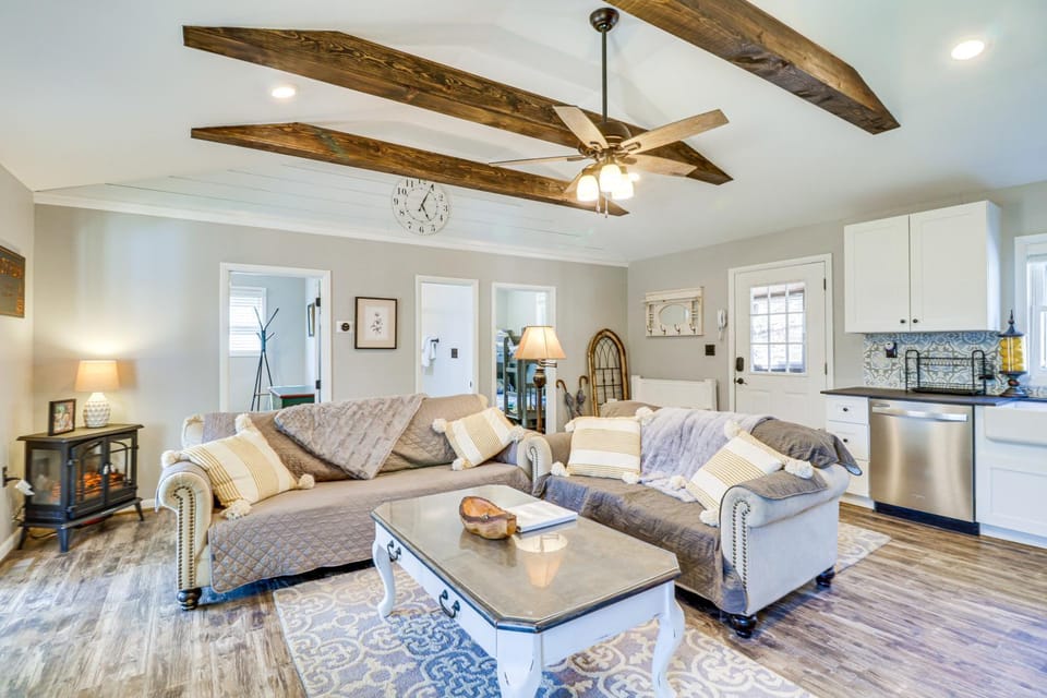 Great for Families! Woodsy Cabin in Lost City Cabin in Shenandoah Valley