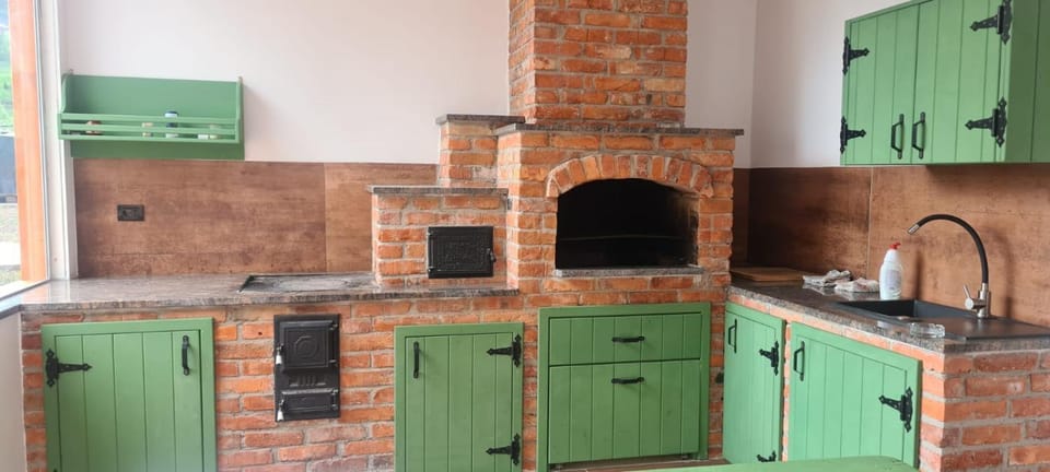 BBQ facilities, Kitchen or kitchenette
