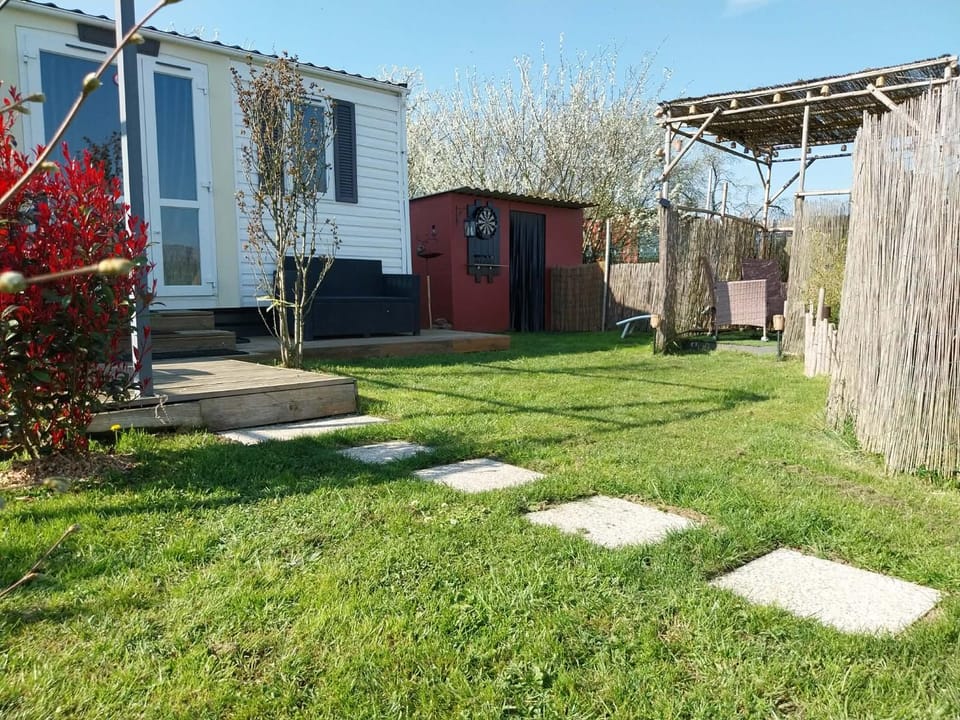 Chez Elvis et Agnès, logement climatisé House in Jura