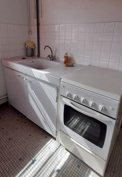 Kitchen or kitchenette, dishwasher, pet friendly, stove