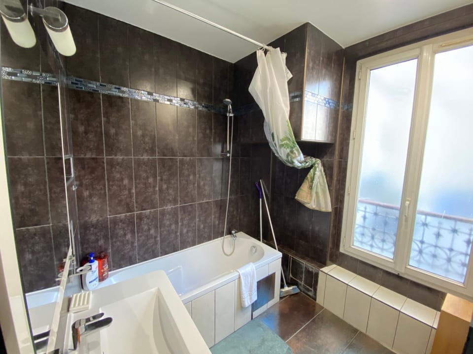 Bathroom, Bath, towels