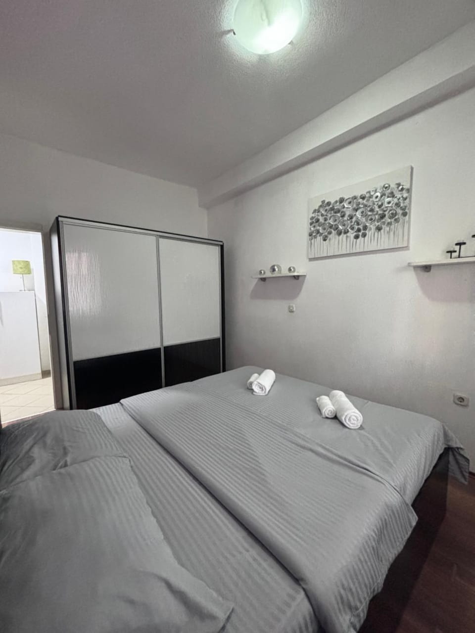 Bed, Bedroom, towels, wardrobe