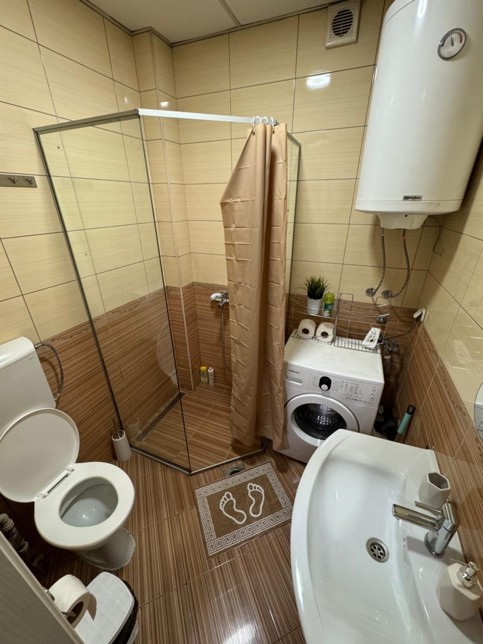 Shower, Toilet, Bathroom, washing machine