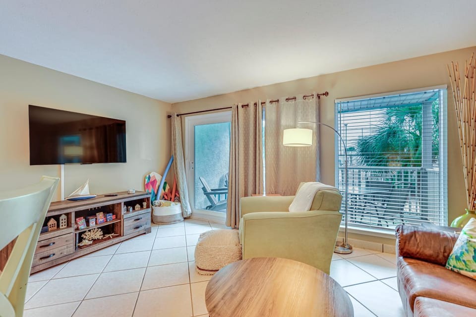 Panama City Beach Condo w/ Pool & Beach Access! House in Panama City Beach