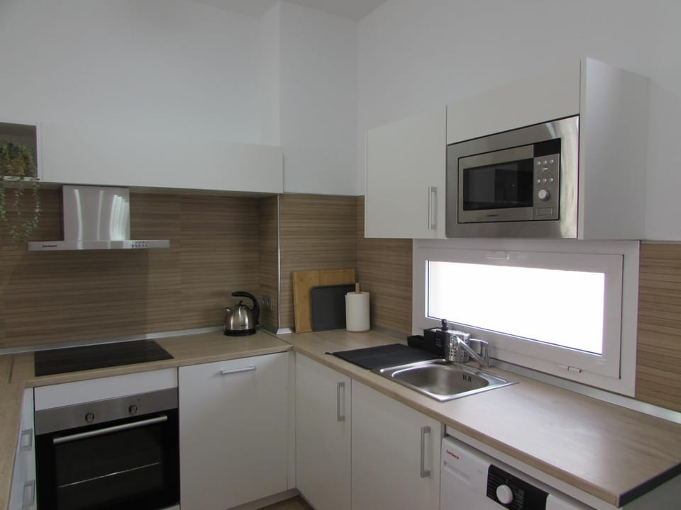 Coffee/tea facilities, Kitchen or kitchenette, dishwasher, minibar, pet friendly, stove, toaster