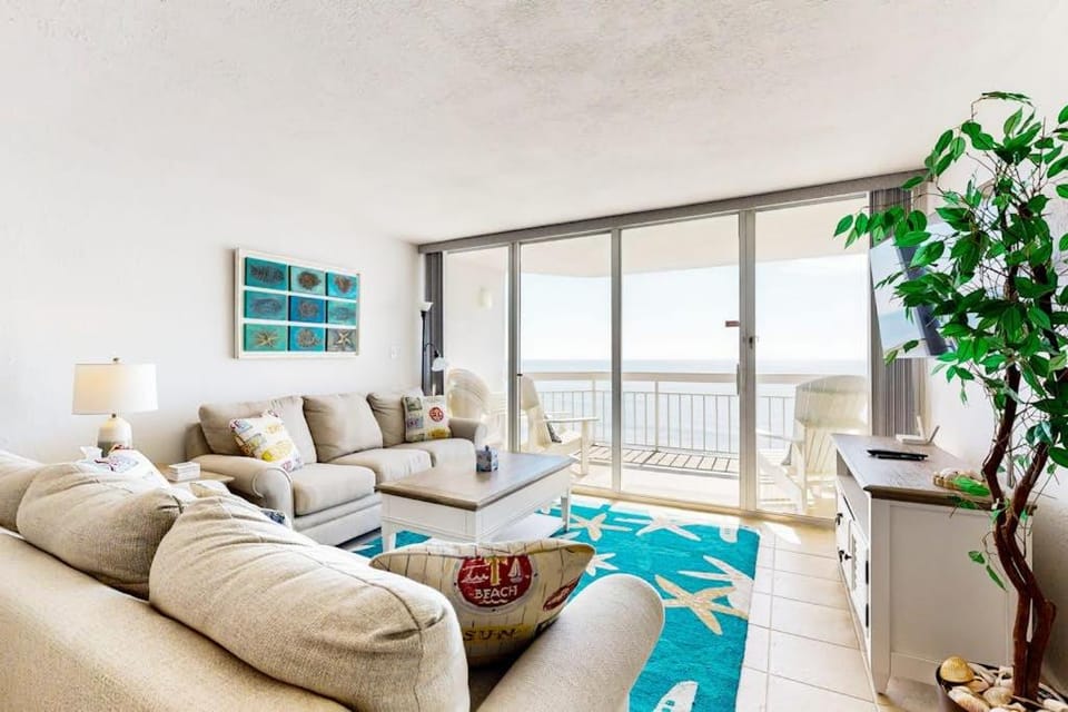 Ocean Vibes Apartment in Garden City