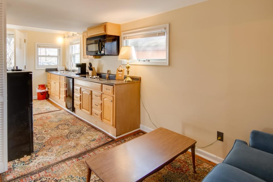 Steps to Chautauqua Lake: Cozy Cottage w/ Gazebo House in Lake Erie