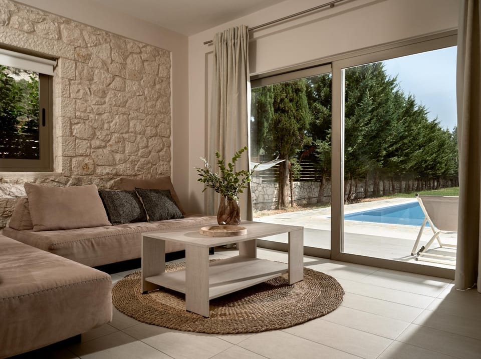 Patio, Day, Natural landscape, Garden, Living room, Seating area, Garden view, Pool view, Swimming pool, sunbed