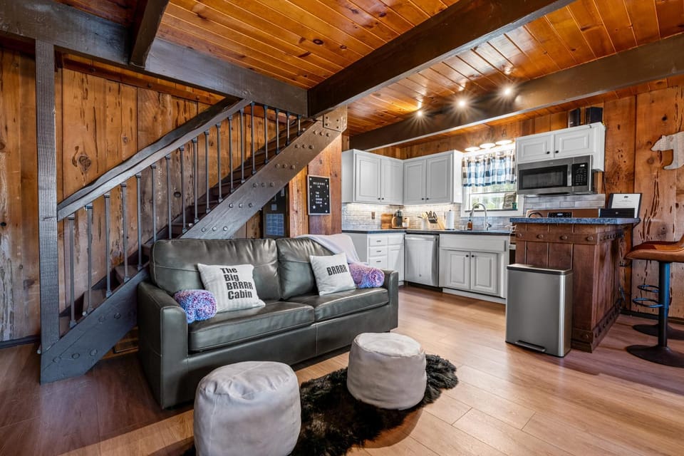 Kitchen or kitchenette, Living room, Seating area