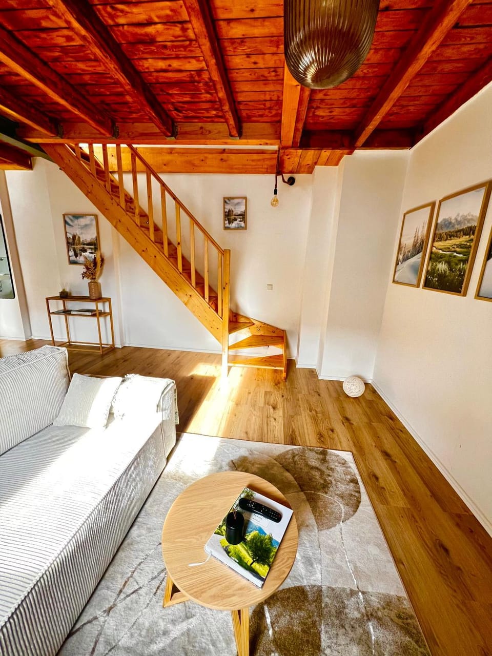 Living room, Photo of the whole room, Seating area