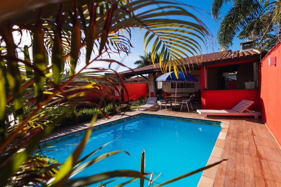 Sinuca, churrasqueira e fogueira a 300 metros do mar House in Itanhaém