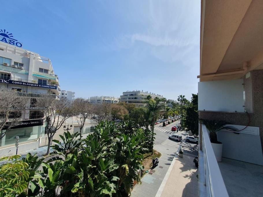 Neighbourhood, Street view