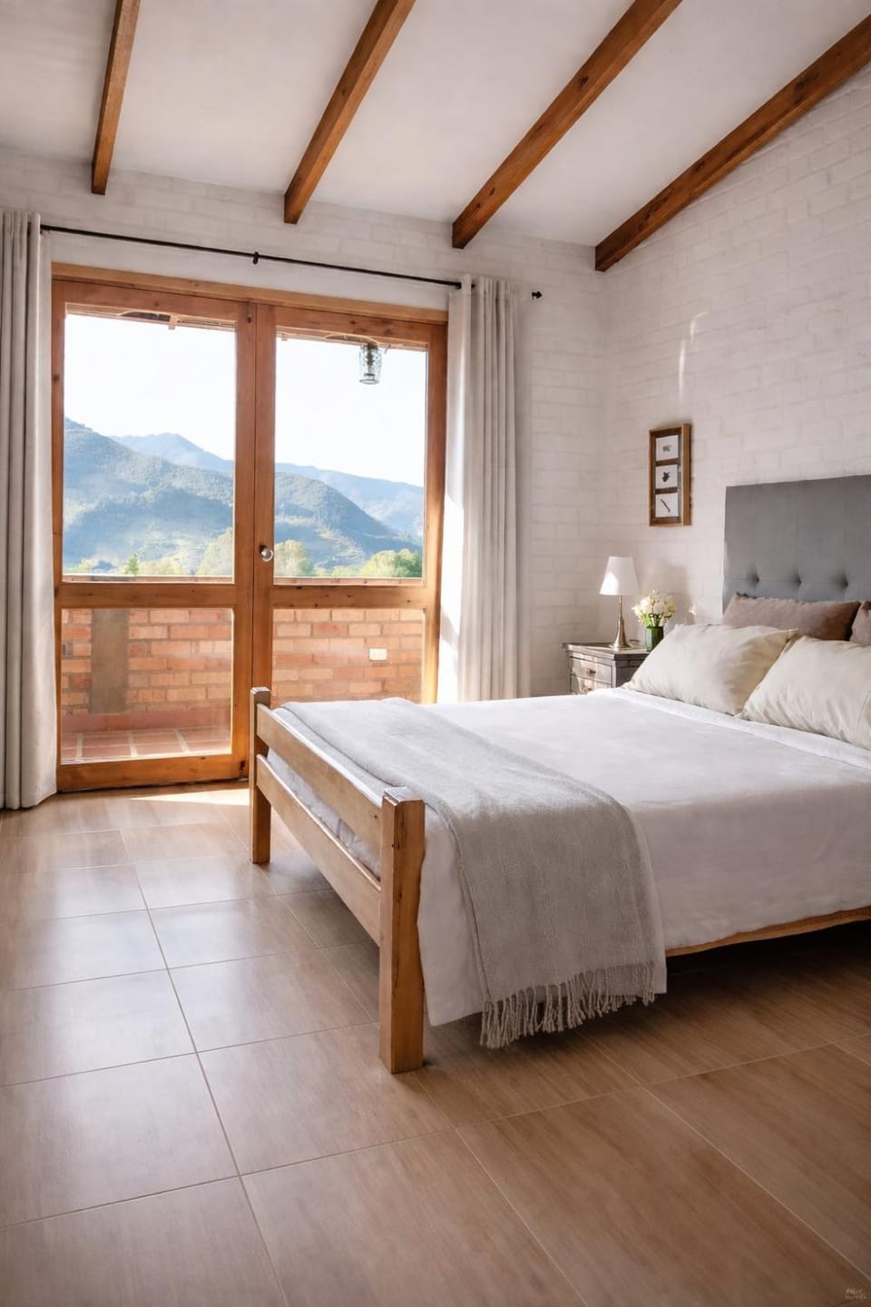 Bedroom, Mountain view