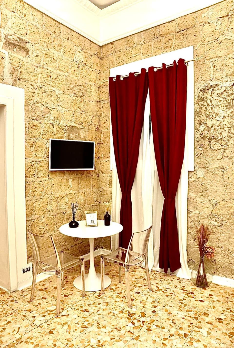 TV and multimedia, Dining area