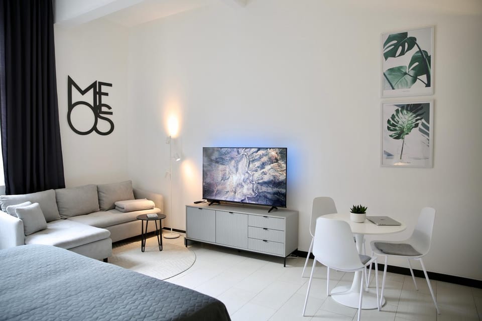 TV and multimedia, Living room, Photo of the whole room, Seating area
