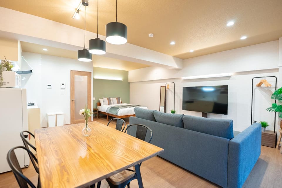 TV and multimedia, Living room, Seating area, Dining area