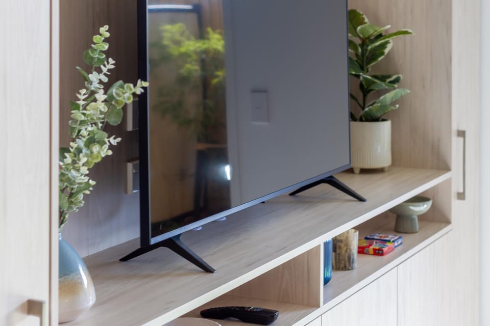 TV and multimedia, hair dresser