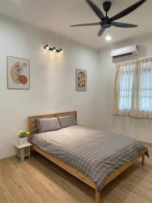 Cozy 2StoreyHome 5Room11Pax@ChaiLengPark House in Penang