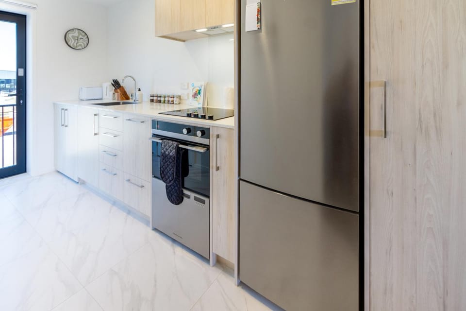 Facade/entrance, Kitchen or kitchenette, Decorative detail, hair dresser, minibar, oven, pet friendly, stove