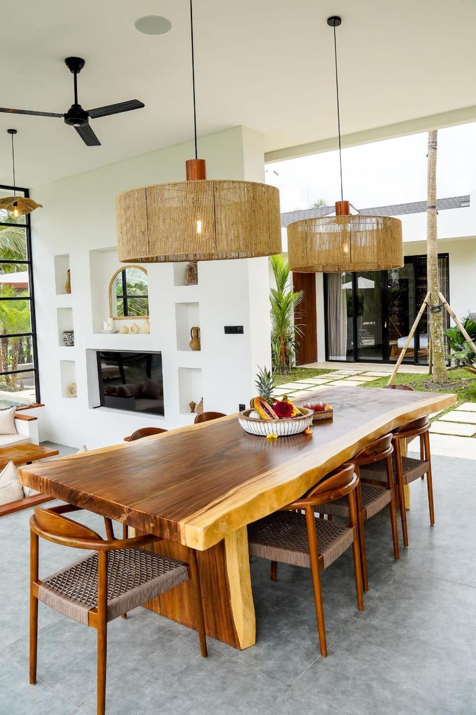 Living room, Dining area