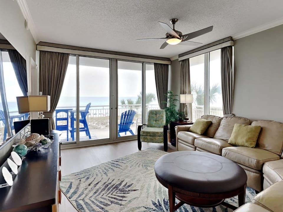 Balcony/Terrace, Living room, Seating area, Beach, Sea view, furniture