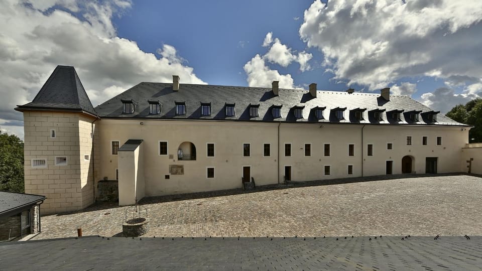 Property building, Day
