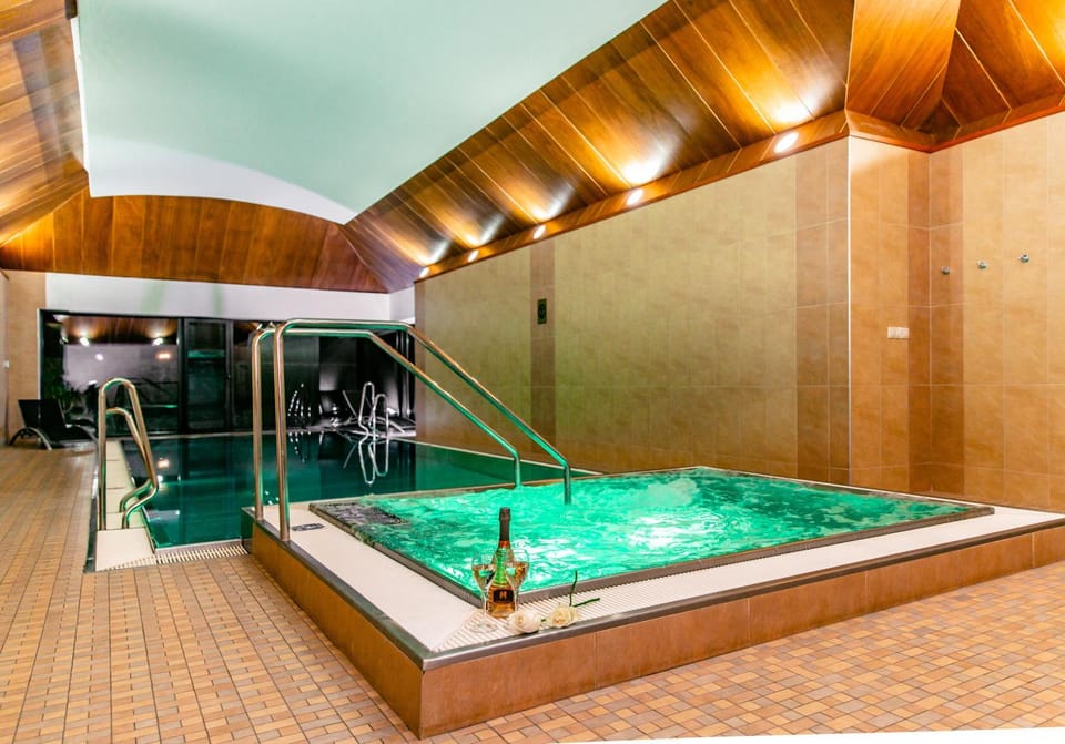Spa and wellness centre/facilities, Swimming pool