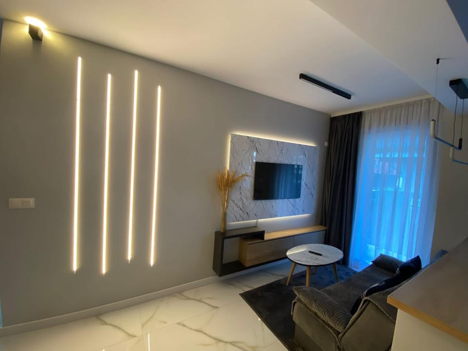 TV and multimedia, Living room, Seating area, Evening entertainment