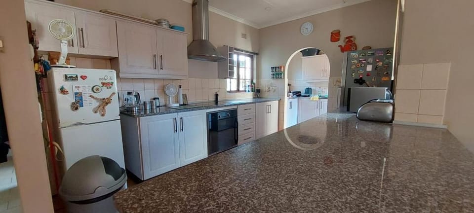 Kitchen or kitchenette, minibar, pet friendly, stove