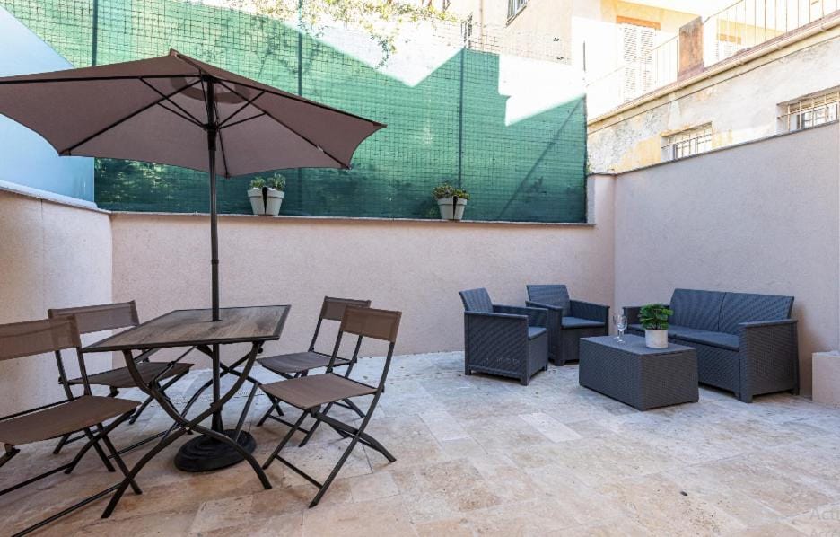 Beau studio cozy centre ville et plages avec terrasse n3 Apartment in Nice