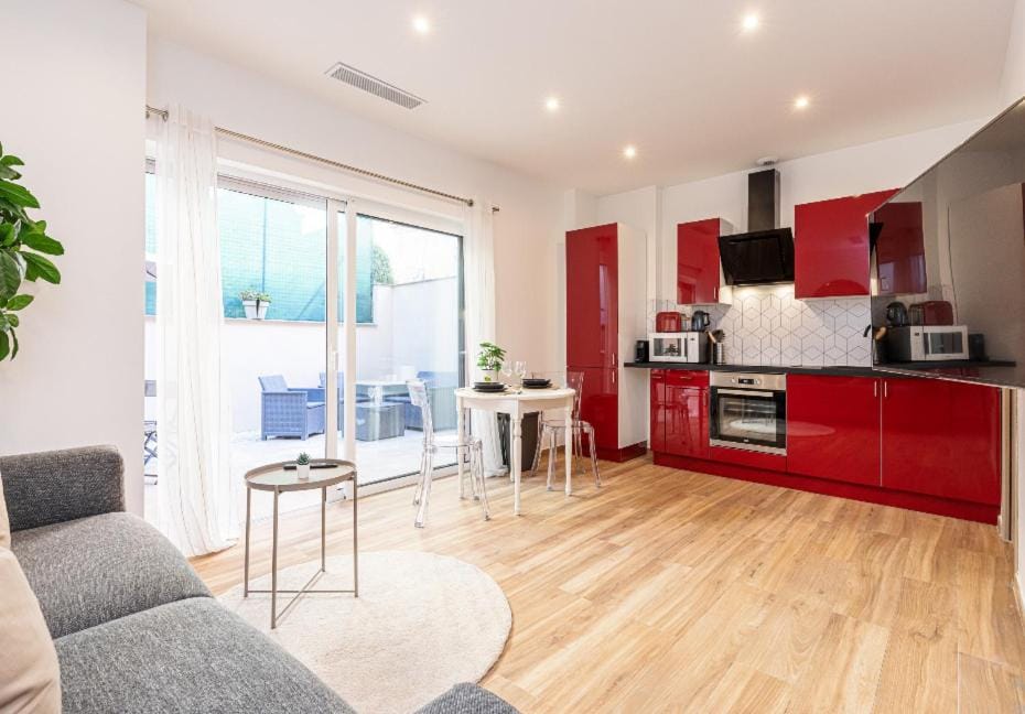 Beau studio cozy centre ville et plages avec terrasse n3 Apartment in Nice