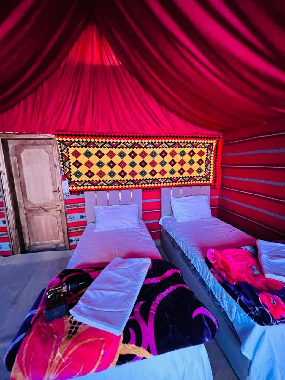 Moon City Luxury Tent Bed and Breakfast in South District