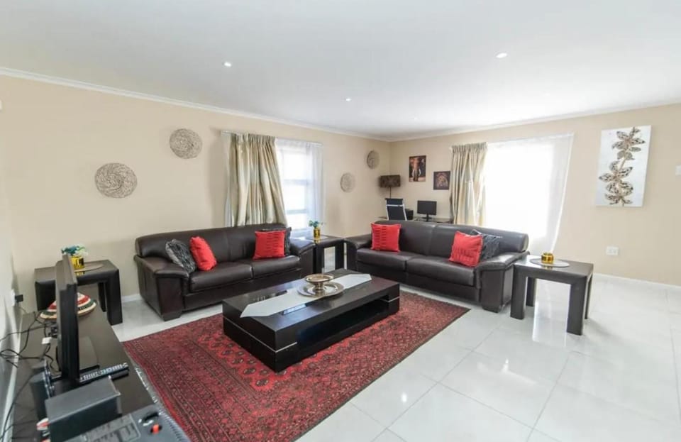 Cosy Home in Bluewater Bay House in Port Elizabeth