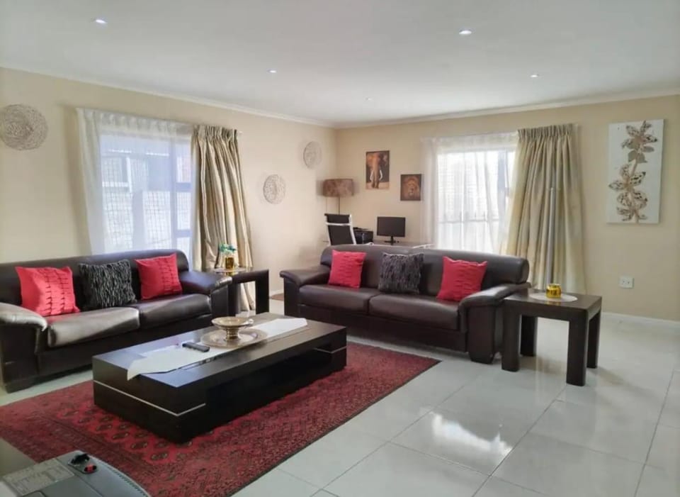 Cosy Home in Bluewater Bay House in Port Elizabeth