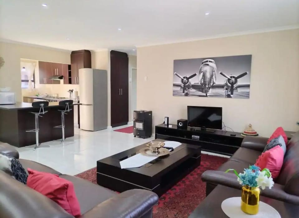 Cosy Home in Bluewater Bay House in Port Elizabeth