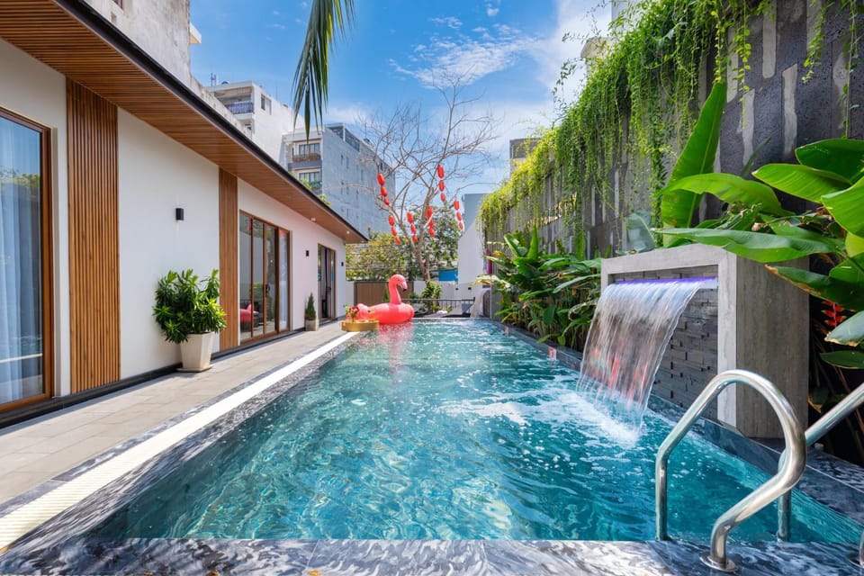 Swimming pool
