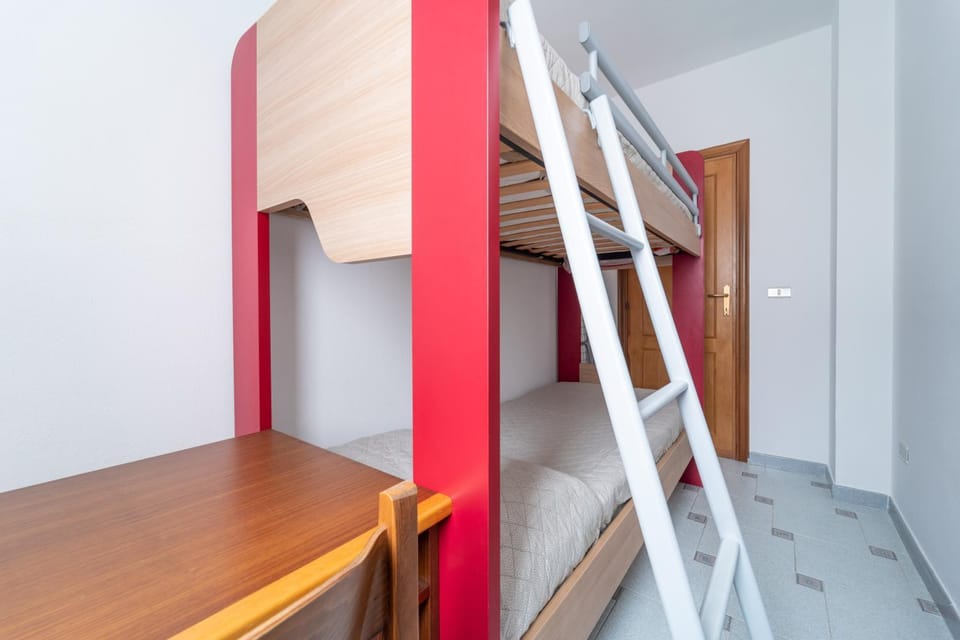Bed, Photo of the whole room, Bedroom, bunk bed