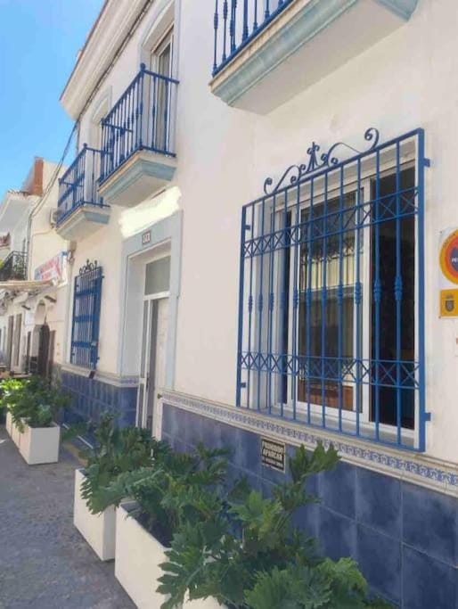 Seagrass - Sanctuary in vibrant Old Town Spain Apartment in Nerja