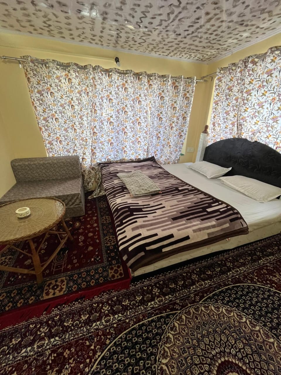 Pine Brooke Pahalgam Bed and Breakfast in Punjab